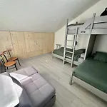 Dom wakacyjny Maison D'exception En Lisiere De Foret Avec Wifi Et Parking Aux Angles - Fr-1-295-215 *